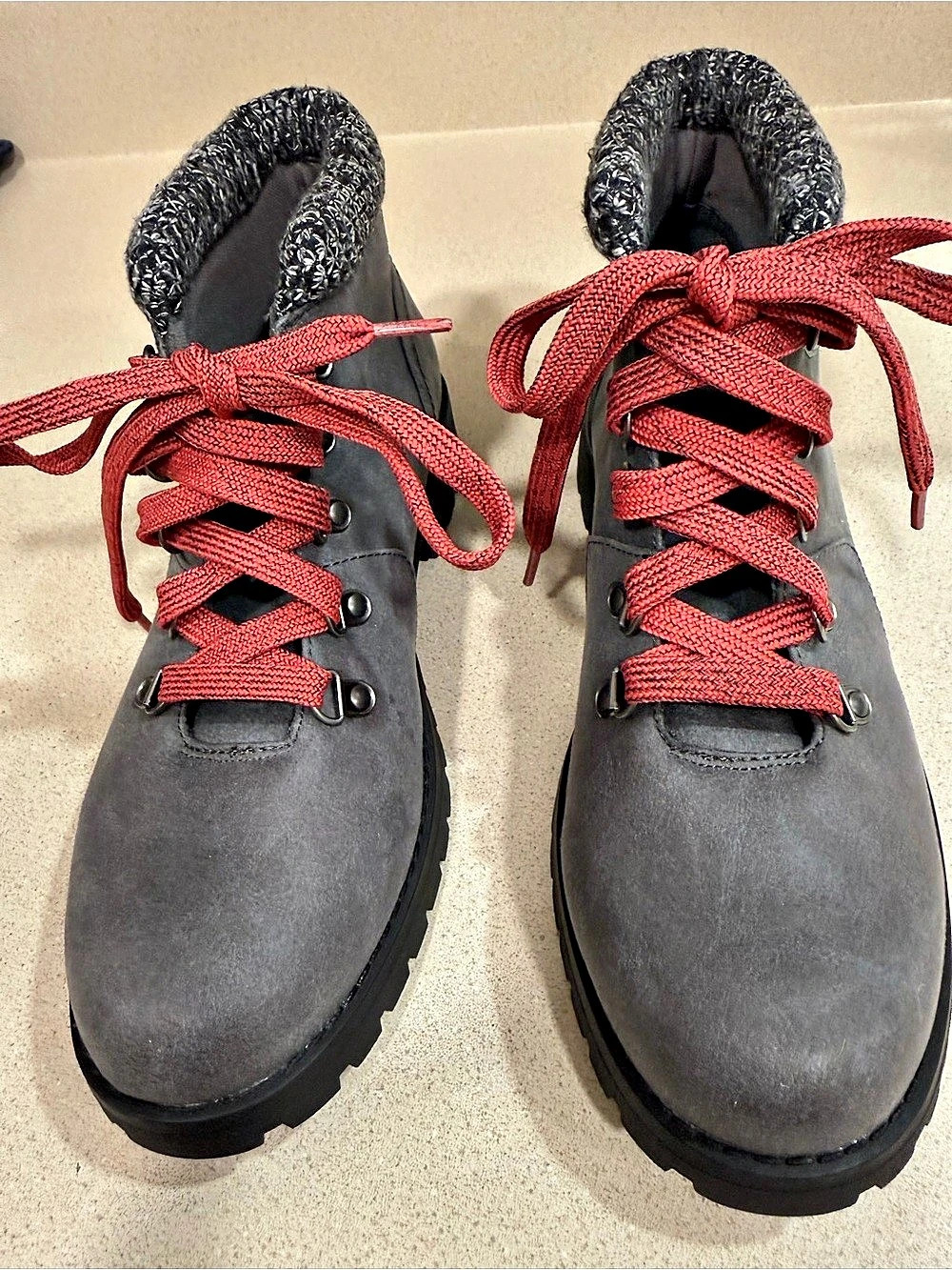 White Mountain Gray Winter Boots Red Laces Like New